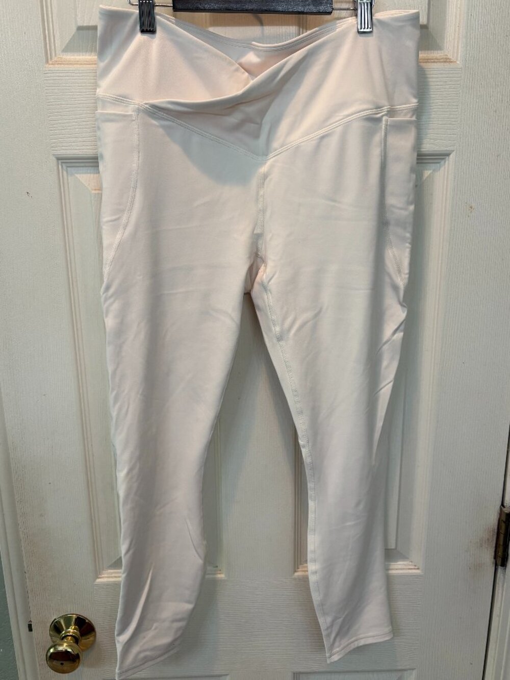 🔥 Fabletics Oasis PureWhite Cross-Front 7/8 Leggings • XL • Mint Condition!